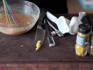 11、自制烤沙爹牛肉串，撸串在家撸！,所有准备好的材料，混合好搅搅搅