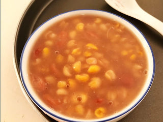 15、玉米渣粥,玉米渣粥又香又糯，多吃粗粮有益健康~