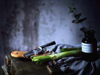 1、超好吃的烤肉配方 青椒烤羊肉/小羊排,准备材料