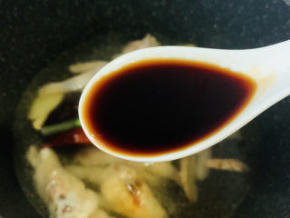 13、香辣卤鸡爪,加1勺酱油;