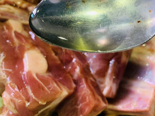 13、蒜香烤排骨,加食用油