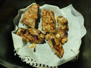 17、蒜香烤排骨,空气炸锅200度,烤10分钟