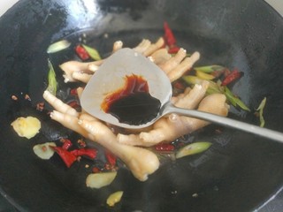 9、香辣卤鸡爪,一勺老抽