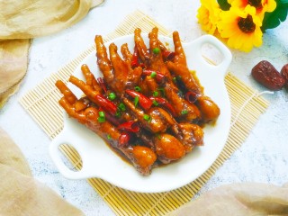 17、香辣卤鸡爪,成品图