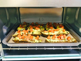 14、烤馒头片,美味的蒜香馒头片出炉啦