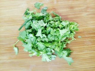 17、河粉包肉之卷河粉,香菜葱洗干净切小