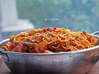 11、五花肉豆角焖面,绝对的懒人福音!一锅出,有菜有肉有主食,超方便~