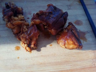 13、五香卤牛肉,卤好的牛肉晾凉