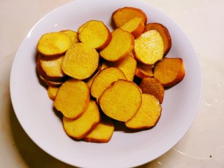 6、卤素鸡,煎至两面金黄