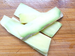 10、压力锅焖奥尔良肉酱鸡翅,切片备用