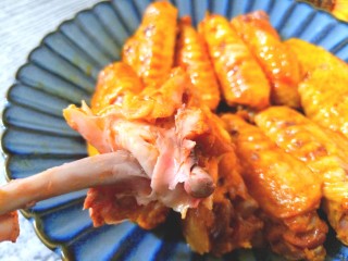 16、压力锅焖奥尔良肉酱鸡翅,时间到，取出装盘，软烂美味