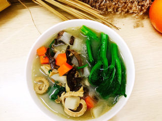 16、羊杂粉,倒入羊杂汤即可。