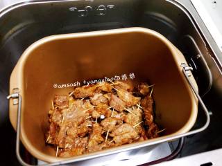 8、牙签肉,香喷喷的就好了