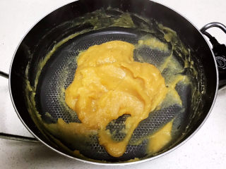 10、芸豆糕,炒至如图浓稠即可