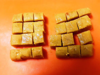 16、芸豆糕,切成小块即可，芸豆糕做好了~