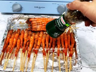 11、意大利风味烤虾,取出磨上意大利风味调料