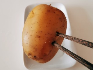 3、蓝莓土豆泥,时间到 用筷子轻松穿透，完全成熟