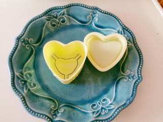 10、蓝莓土豆泥,取出模具