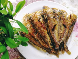 15、香辣小黄鱼,干香、酥脆、微麻，微辣