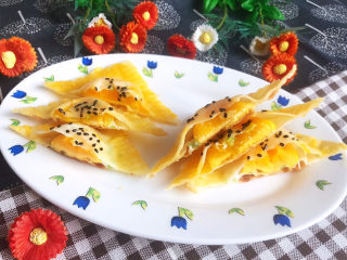 23、蛋黄派,蛋黄派底部金黄酥脆，中间是溏心蛋黄，非常美味，早餐，下午茶或宵夜首选~