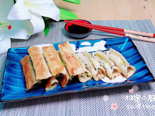 17、韭菜锅贴,一人一盘，惬意享受美食吧！