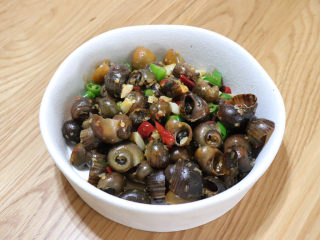 24、爆炒田螺肉,完成，辣椒多放点更好吃