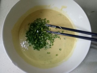 11、玉米渣煎饼,加入葱花