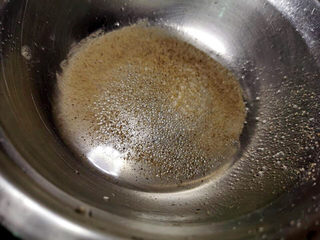 11、土豆炒肉丝,猪肉腌料，盐，糖，胡椒粉，料酒