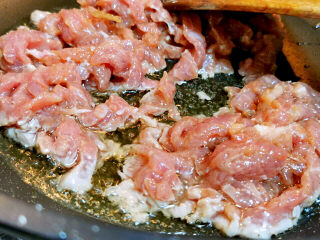 25、土豆炒肉丝,肉丝滑油