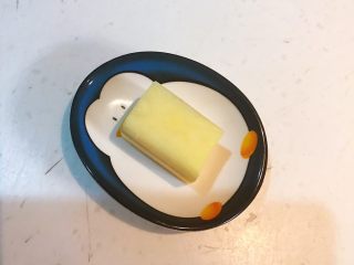 3、元气早餐 砂锅海参小米粥,鲜姜削皮