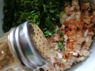 14、鸡汤馄饨,调味：加少许胡椒粉。