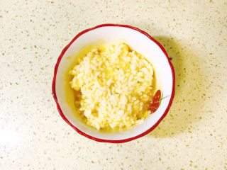 5、耳光炒饭,搅拌均匀