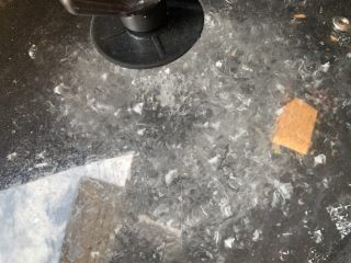 24、韭菜粉丝蒸饺,水开后上锅蒸10分钟，焖1分钟。