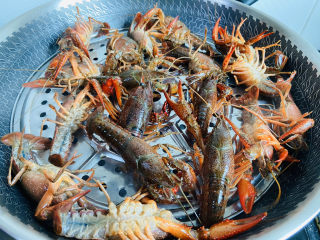 6、清蒸小龙虾,入小龙虾