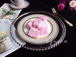 16、火龙果鲜奶小方,完成。