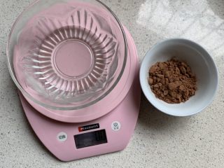 2、仿真蘑菇包,20g、8g可可粉称好