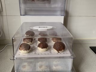 7、仿真蘑菇包,大火烧开转中火蒸12分钟