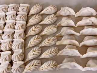 16、猪肉白菜水饺,比如有时间的话我就搞出各种花样，吃着心情更好了。