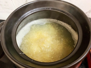 6、山药枸杞粥,大火煮开