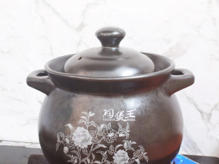 7、山药枸杞粥,转小火煮30分钟