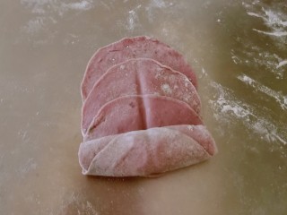 10、紫薯玫瑰花馒头,卷起来