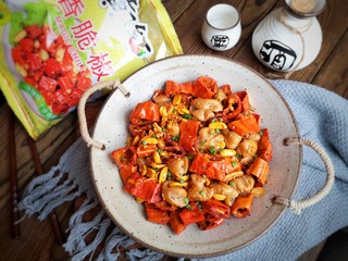 11、干煸肥肠,一盘鲜脆微辣，鲜美的煸肥肠就做好了，吃多了也不会腻哦！