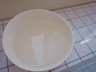 10、广东白凉粉,先让凉粉降温