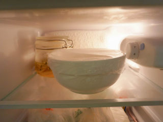 12、广东白凉粉,放入冰箱