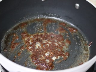 14、脆皮酱香饼,翻炒均匀