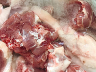 6、姜爆鸭子,捞出沥干水份