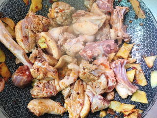 11、姜爆鸭子,继续翻炒