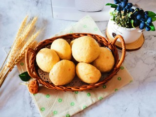 16、胡萝卜馒头,出锅晾凉，暄软可口