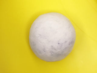 19、紫薯奶酪包,像包包子一样包好，收口向下放