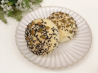 24、紫薯奶酪包,成品图